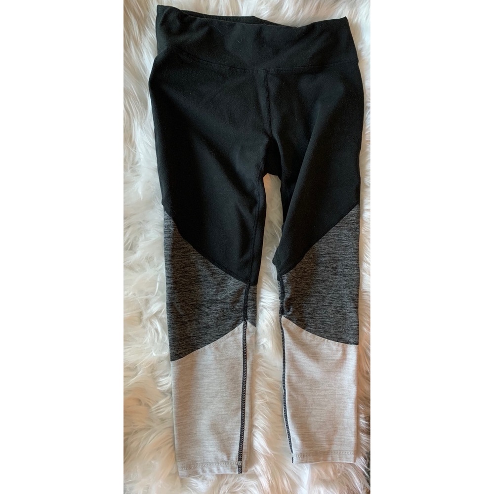 GAIAM Capri Yoga Pants